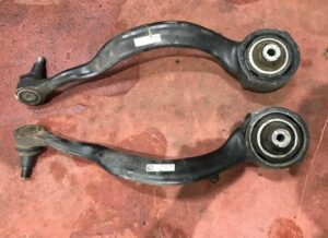 Замена передних рычагов - Range Rover Sport