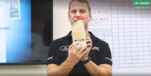 Какое масло заливать в двигатель Discovery Sport. Спецификация