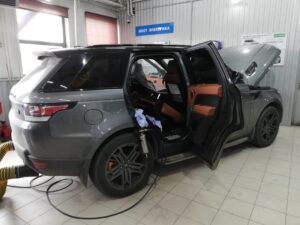 Пропуски зажигания на Range Rover 3.0 SC и 5.0 SC - промывка инжекторов, замена топливного фильтра и свечей зажигания