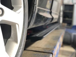 Электрические выдвижные пороги на Range Rover нового поколения