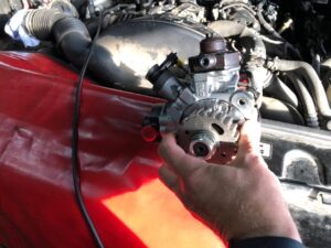 Замена топливной арматуры на Discovery 4 3.0 TD