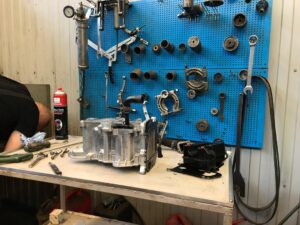 Узел охладителя ЕГР дизельного двигателя 4.4 TD