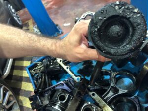 Убитые поршни дизельного двигателя Range Rover