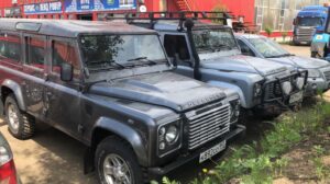 Два Дефендера