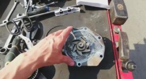 Замена помпы Freelander 2