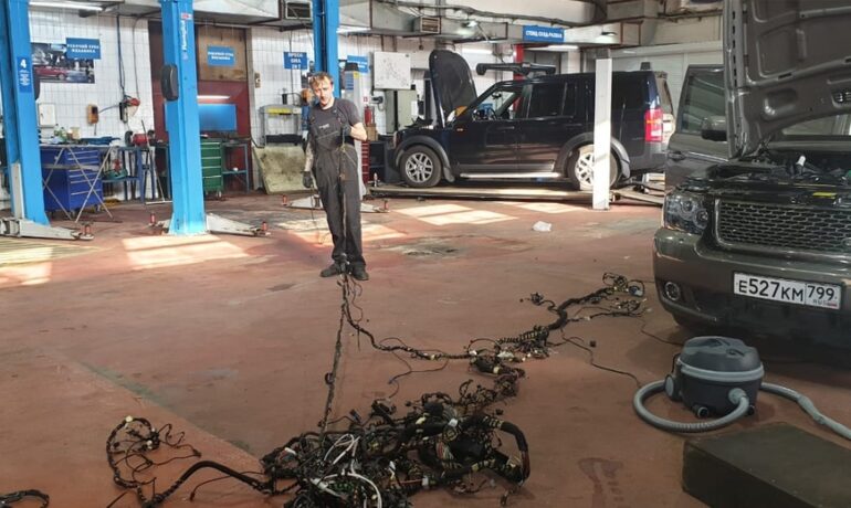 Замена центрального жгута проводки кузова на Range Rover