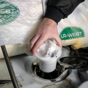 Замена топливного фильтра на бензиновых двигателях 3.0 SC и 5.0 SC