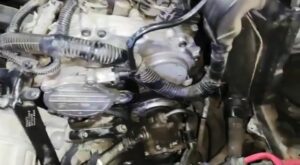 Замена приводного ремня на Freelander 2 с бензиновым 3.2 | Часть 2 из 2