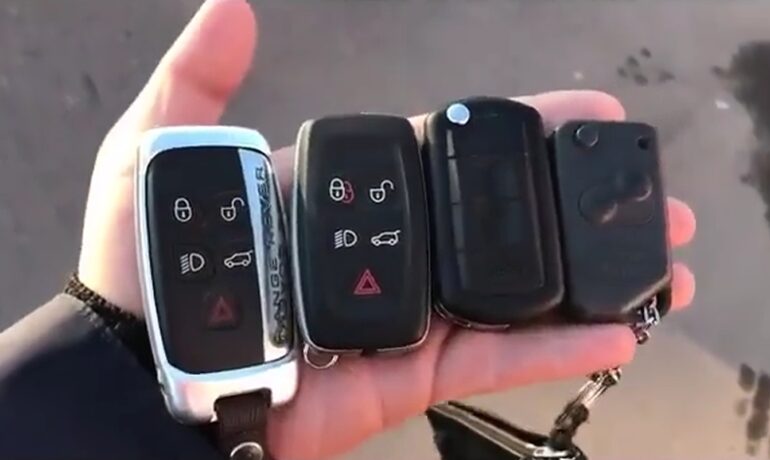Ключи от разных поколений Range Rover