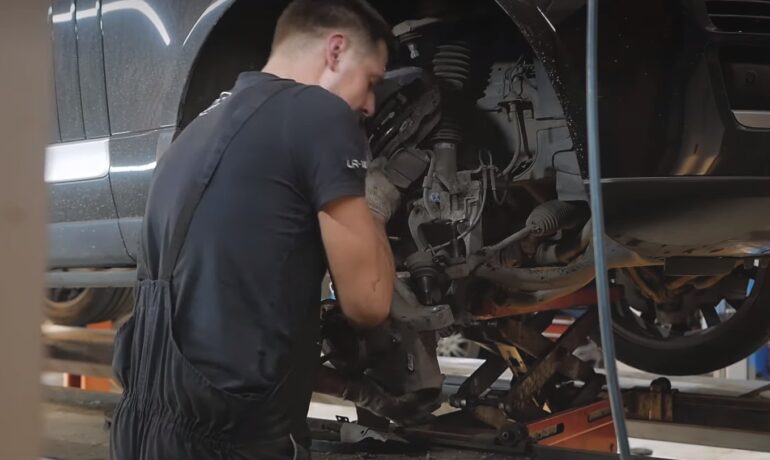 Проблемы Range Rover - гул подшипника и ремонт ходовой